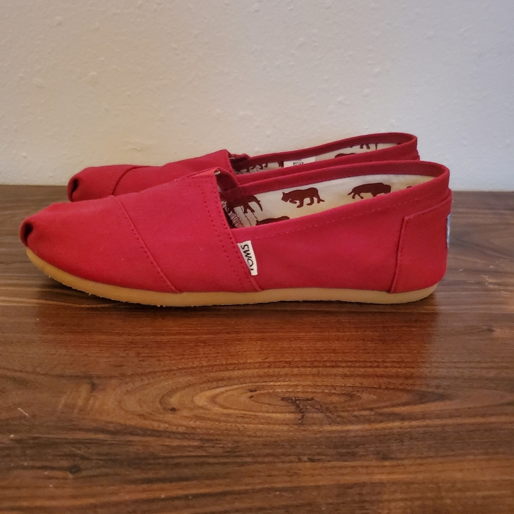 Red TOMS